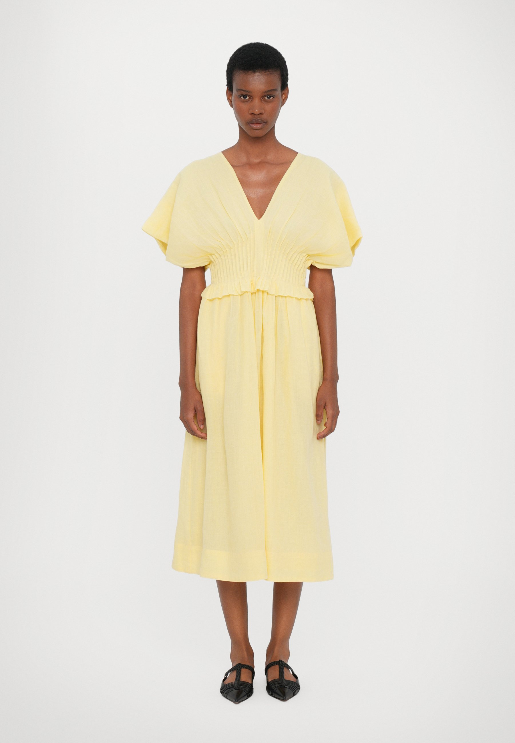 Sea ZORA SOLID PLEATED DRESS - Freizeitkleid - butter/gelb - Zalando