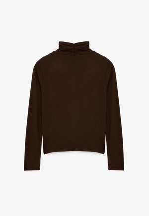 Bruine longsleeve turtleneck met een gerimpelde halslijn, een gladde textuur en een cropped, fitted ontwerp.