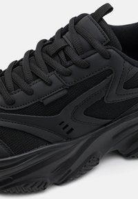 Thumbnail Image 6