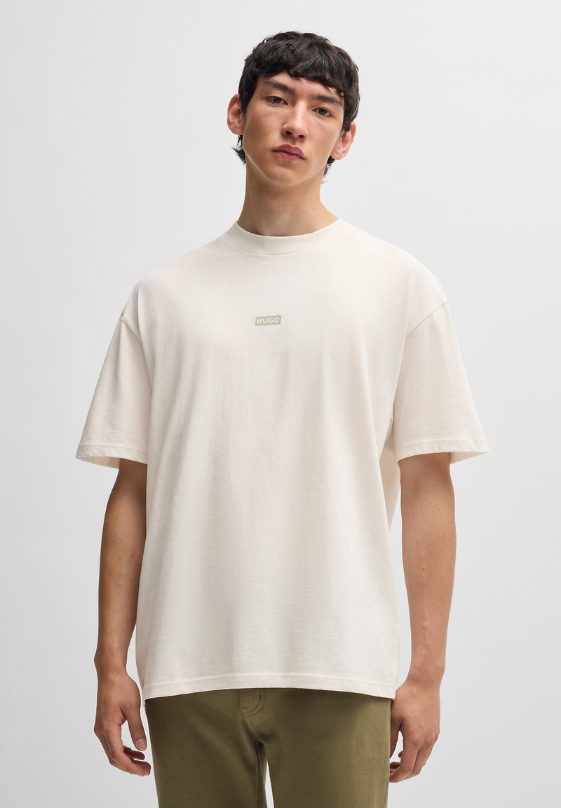 HUGO NALONO - T-shirts med print - open white