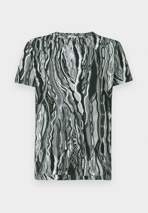 Tricou cu mâneci scurte, cu un model abstract de valuri alb-negru, având un decolteu rotund și o textură fină a bumbacului.