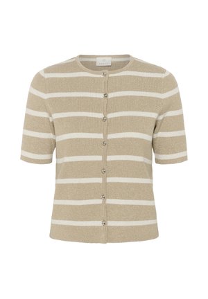 Cardigan beige à manches courtes avec des rayures blanches horizontales, encolure ronde et boutons métalliques sur le devant. Texture douce avec un léger éclat.