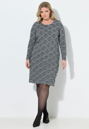 - Sukienka z dżerseju