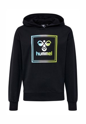 Svart hoodie med en färgglad geometrisk Hummel-logotyp framtill, tillverkad av mjukt tyg med en avslappnad passform och ribbade ärmslut.