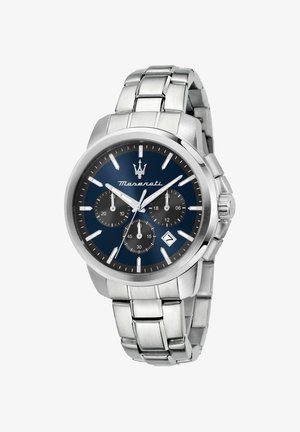 Orologio cronografo Maserati in metallo argentato con quadrante blu, tre sottoquadranti, datario alle 4 e bracciale a maglie.