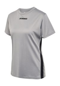 Szara sportowa koszulka wykonana z gładkiej, oddychającej tkaniny. Posiada okrągły dekolt, krótkie rękawy oraz czarne boczne akcenty z logo marki.