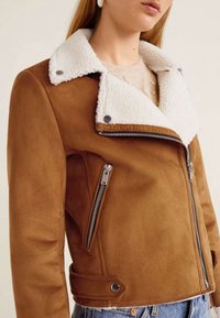 Mango Giacca in similpelle - cognac