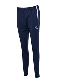 Pantaloni sportivi blu navy con strisce laterali bianche, vita elasticizzata, gambe affusolate e logo Hummel bianco sulla coscia destra.