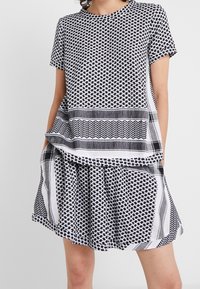 SUMMERY Copenhagen Blus - black