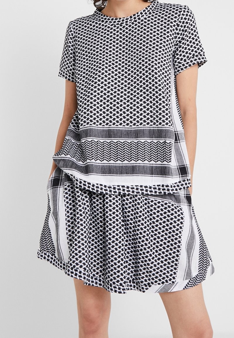 SUMMERY Copenhagen Blus - black