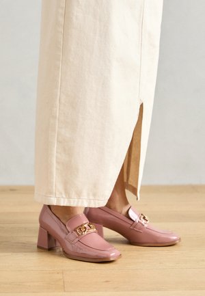 Klasszikus sarkú cipők - pink