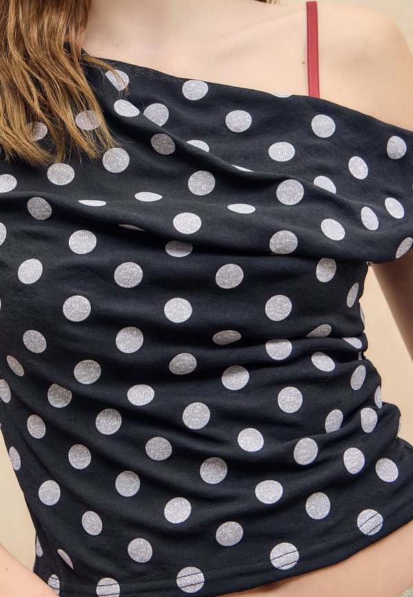 FIA SPOT - Print T-shirt3