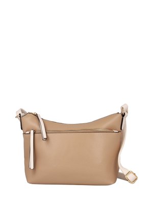 Bolso bandolera de cuero beige con bolsillo delantero con cremallera, correa clara contrastante y hebilla dorada sobre fondo blanco.