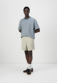 Thumbnail Image 3