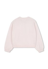 Jasnoróżowy sweter z dzianiny o skróconym kroju, z prążkowanymi mankietami i okrągłym dekoltem; charakteryzuje się teksturowanym wykończeniem oraz oversize'owymi rękawami.