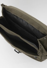Thumbnail Image 3