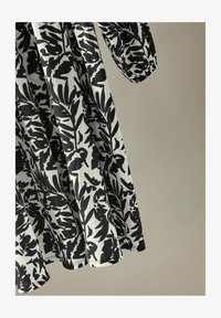 Unausgewählt, black