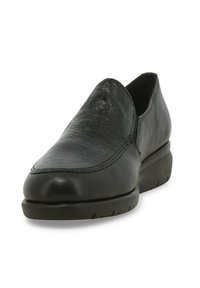 Scarpa nera in pelle senza lacci con finitura liscia, punta arrotondata e soletta imbottita. Presenta dettagli cuciti lungo il bordo superiore.