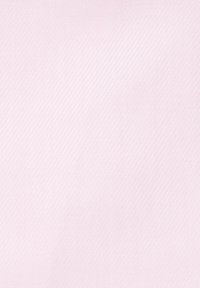 Sfondo di un delicato rosa testurizzato con sottili linee diagonali, che creano un aspetto morbido e a motivo su tutta la superficie.