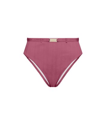 Slip de bikini cu talie înaltă, culoare mauve, cu textură nervurată, cu talie elastică cu detaliu logo și decupaje albe pe lateral.