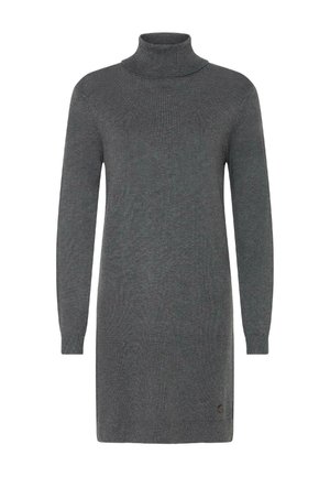 Vestido de cuello alto gris hecho de un material de punto suave. Presenta mangas largas, una silueta ajustada y una sutil marca cerca del dobladillo.