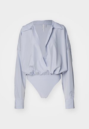 Norma Kamali SUPER OVERSIZED BOYFRIEND BODYSUIT - Bluse - misty blue