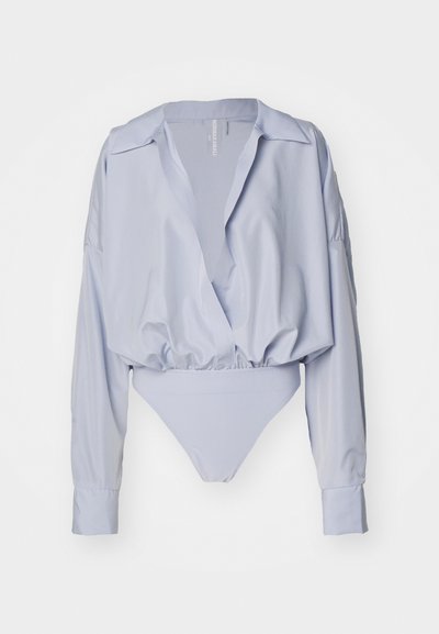Norma Kamali SUPER OVERSIZED BOYFRIEND BODYSUIT - Bluza - misty blue