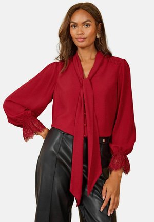 Love & Roses, PETITE FIT - LACE CUFF PUSSYBOW BLOUSE - Bluse - red