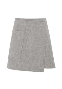 Grau gestreifte Wickelrock mit schrägem Schnitt, ausgestattet mit einer Seitentasche und strukturierter Stofftextur.