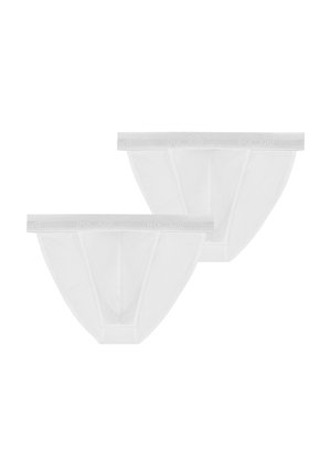 Zwei Paar weiße Herrenunterwäsche aus leichtem Stoff, mit einem weichen Bund, der am oberen Rand mit einem Logo versehen ist. Transparente und nahtlose Gestaltung.