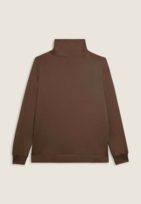Sweat-shirt beige à manches longues avec col roulé, fabriqué en tissu doux, doté d'un col haut, d'une coupe droite et de bords ribblés.