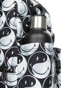 Eastpak DAY PAK'R S - Zaino - smiley yy black