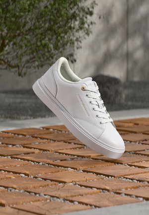 CHIC - Αθλητικά παπούτσια - white