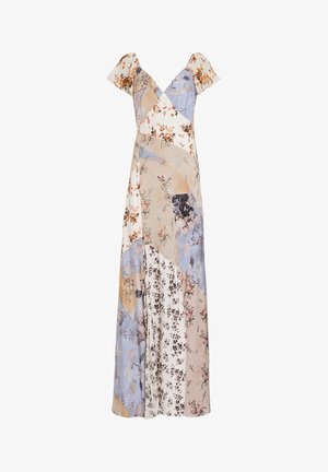 Cvećasta maxi haljina s kratkim lepršavim rukavima, sadrži patchwork dizajn u krem, plavim i bež tonovima, s raznolikim cvjetnim uzorcima.