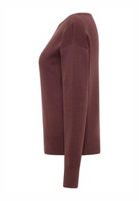 Bordeauxroter Strickpullover mit langen Ärmeln, Rundhalsausschnitt, geripptem Saum und Bündchen, glatter Textur, figurbetonter Silhouette.