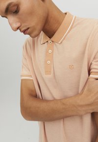 Jack & Jones PREMIUM JPRBLUWIN SS STS - Polo - toast