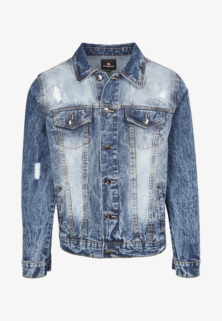 Vaaleansininen farkkutakki, jossa on kulunut muotoilu. Ominaisuuksiin kuuluu klassinen kaulus, kaksi rintataskua ja napitus. Haalistunut pinta kauttaaltaan.