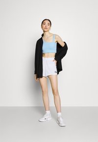 The North Face Shorts - white