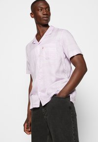 Levi's® LOOSE - Calções de ganga - hard candy short
