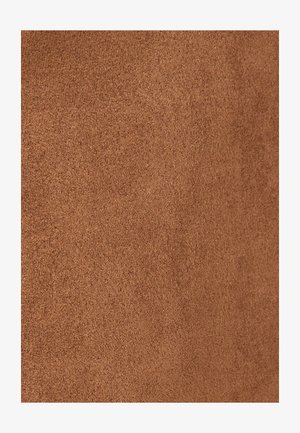 Bruin getextureerde stof met een zachte, suède-achtige oppervlakte en fijne, dichte vezels in een uniform patroon.