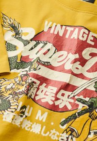 Superdry & Co - T-shirt z nadrukiem