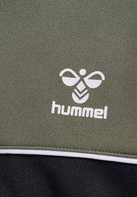 Hummel HMLDALLAS SET - Chándal - dusty olive