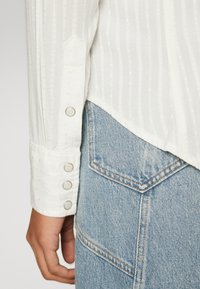 Wrangler WESTERN SHIRT - Button-down blouse - worn white