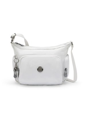 Borsa a tracolla bianca con finitura testurizzata, hardware argentato, tasca frontale con zip e tracolla regolabile. Presenta un dettaglio del logo sulla parte anteriore.