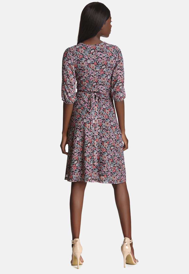 Damen Freizeitkleider | Vive Maria Freizeitkleid flower allover/rosa - AW84293 Damen Freizeitkleider | Vive Maria Freizeitkleid flower allover/rosa - AW84293