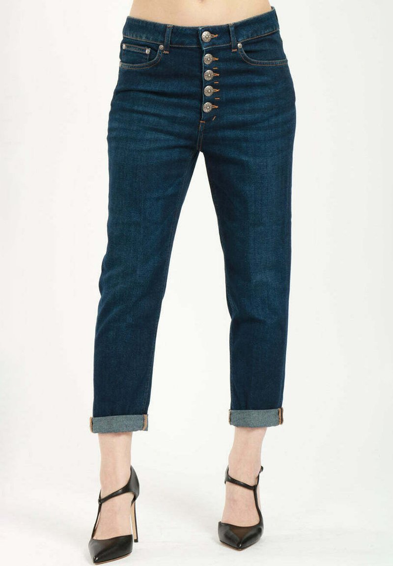 Jeans in denim blu scuro con vita alta, dotati di chiusura a cinque bottoni, orli arrotolati e un classico design a gamba dritta.