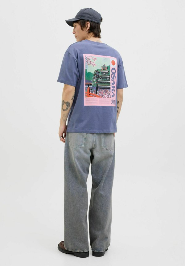 RUNDHALSAUSSCHNITT - T-Shirt print