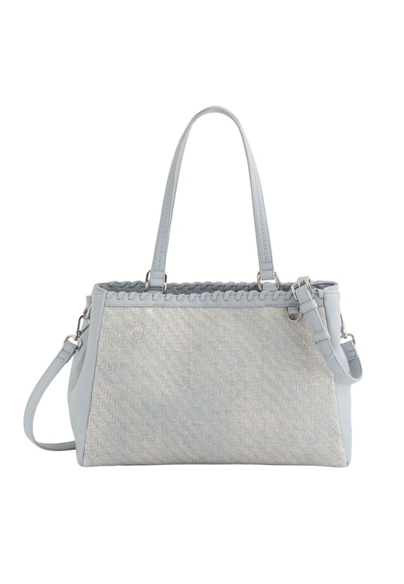 Lyseblå håndtaske med vævet tekstur på forsiden, glat læderkrop, fletdetalje på toppen, to skulderremme og en justerbar crossbody-rem.