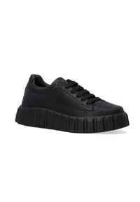 Czarne skórzane sneakersy z masywną, teksturowaną podeszwą. Posiadają okrągły czubek, sznurowane zapięcie oraz gładkie wykończenie z prążkowanymi akcentami na podeszwie.