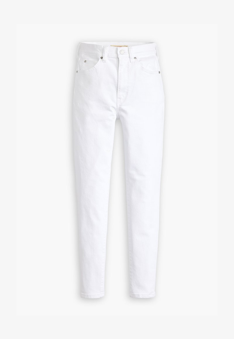 Fehér denim farmernadrág egyenes szárú fazonnal, öt zsebbel, fém hardverrel és klasszikus derékkal. Sima textúra, tiszta kivitel.